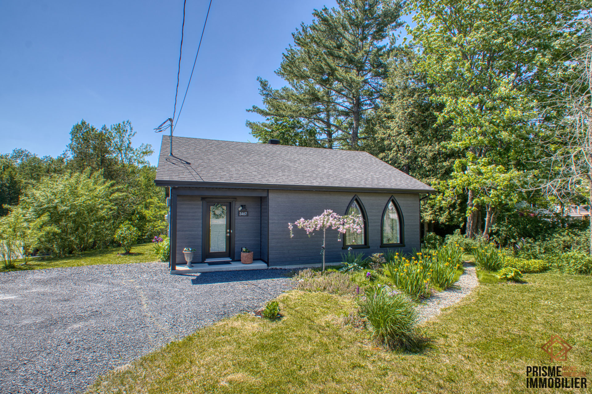Superbe maison à vendre à Sherbrooke . Cette maison à vendre à Sherbrooke  vous intéresse? Contactez un de nos courtiers immobiliers pour plus d'information sur cette maison à vendre au 3467 Rue Galt O. Sherbrooke (Les Nations) (Estrie), Québec, J1K3B9