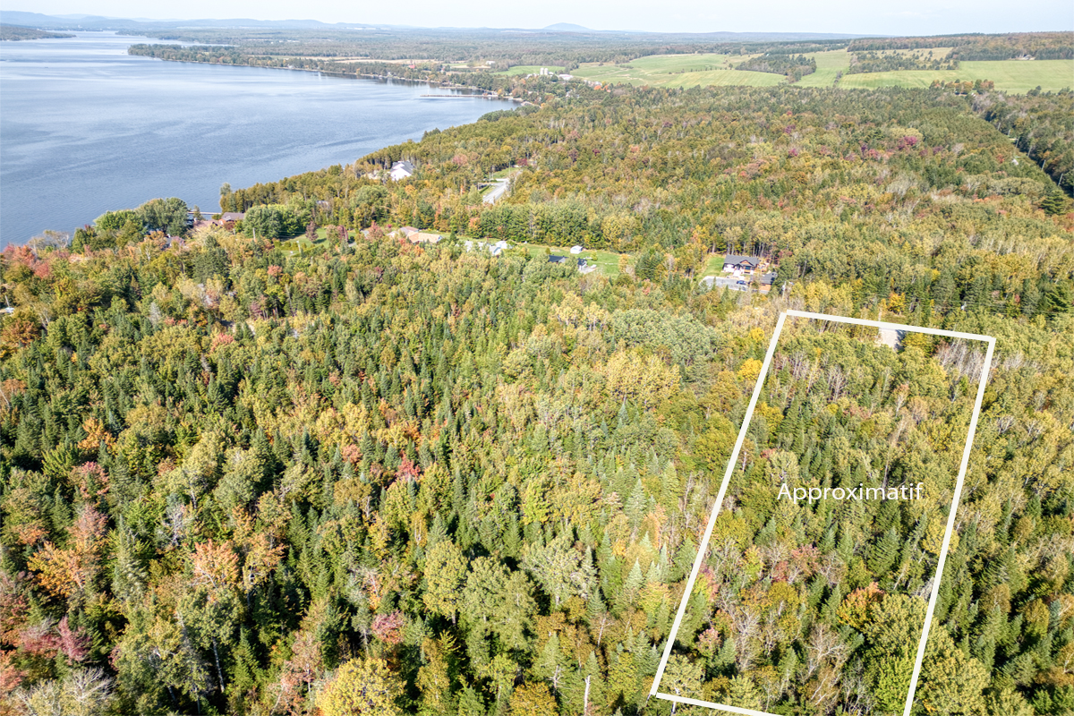 Superbe maison à vendre à Stratford. Cette maison à vendre à Stratford vous intéresse? Contactez un de nos courtiers immobiliers pour plus d'information sur cette maison à vendre au  Ch. Aylmer Stratford (Estrie), Québec, J0Y1P0